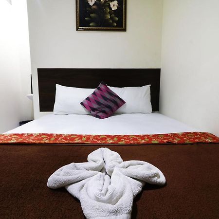Bantal Guling Pasar Baru Hotel Bandung Exterior foto