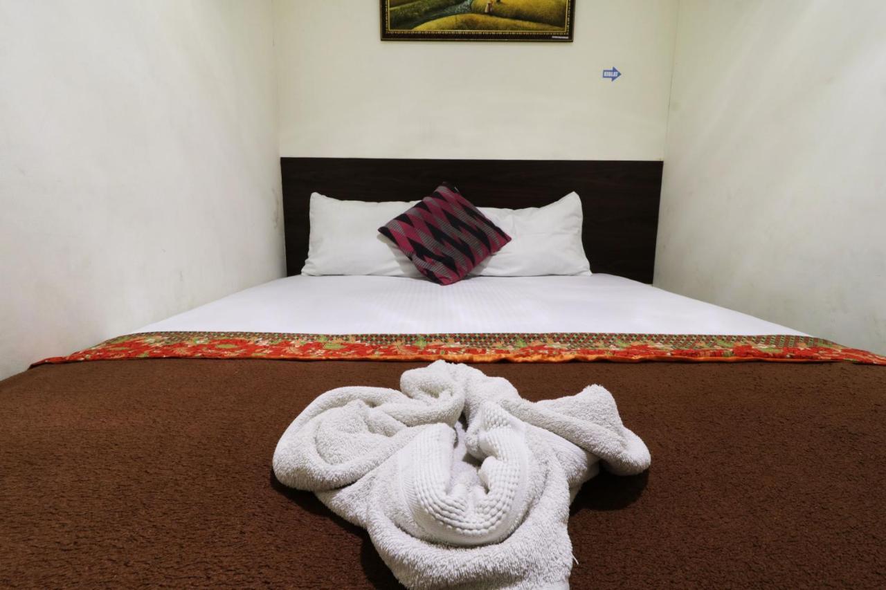 Bantal Guling Pasar Baru Hotel Bandung Exterior foto