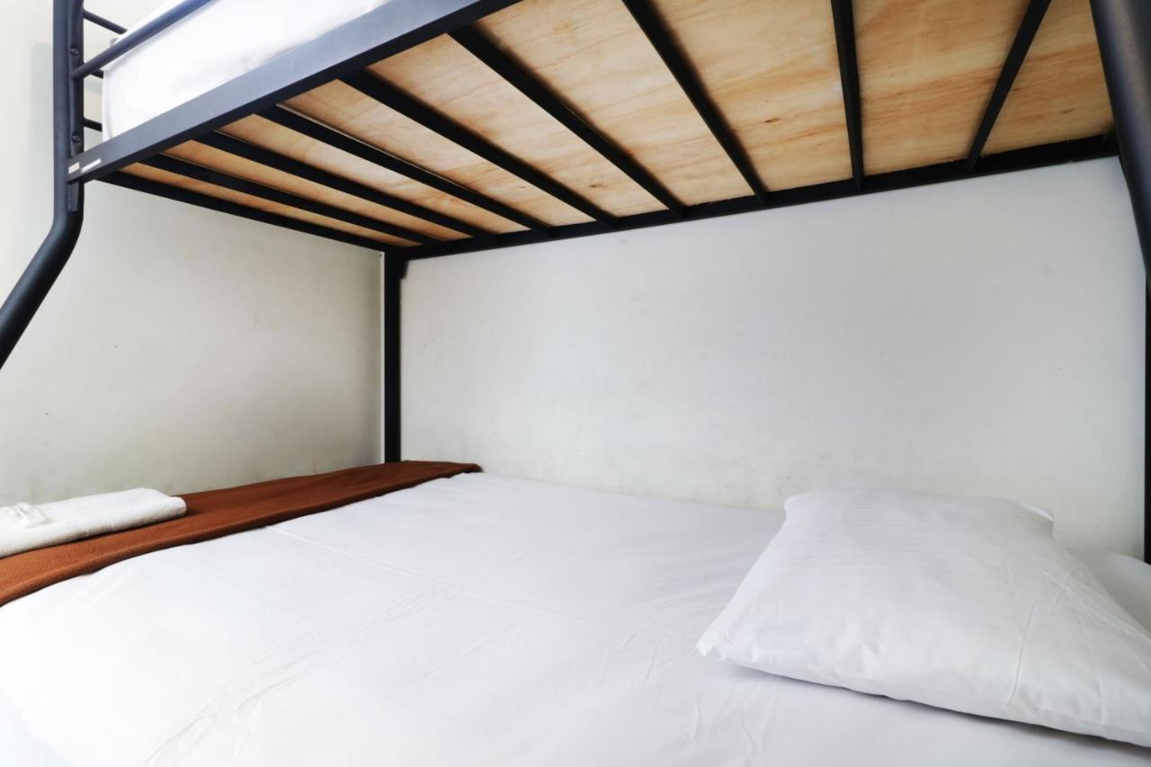 Bantal Guling Pasar Baru Hotel Bandung Exterior foto
