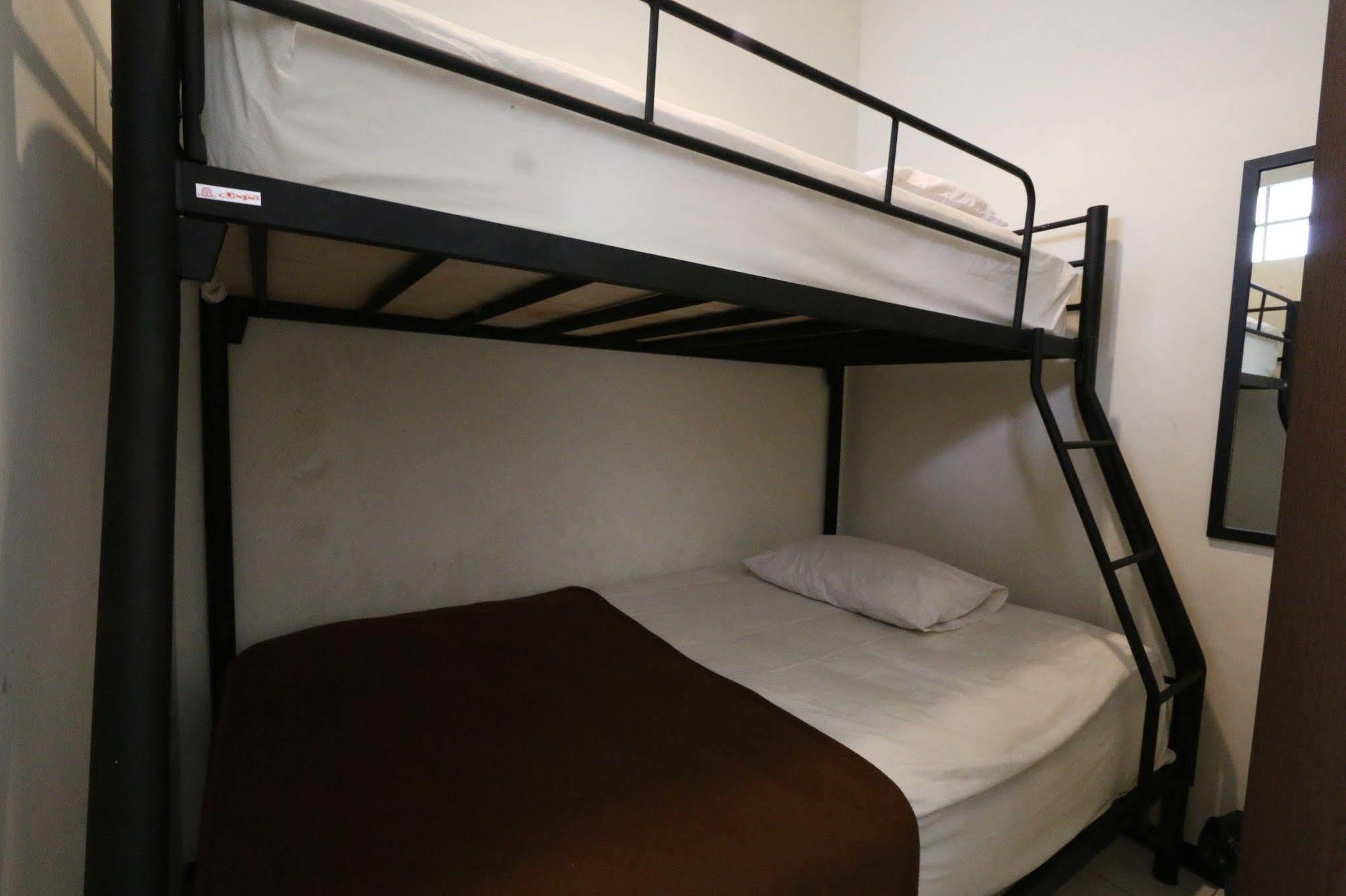 Bantal Guling Pasar Baru Hotel Bandung Exterior foto