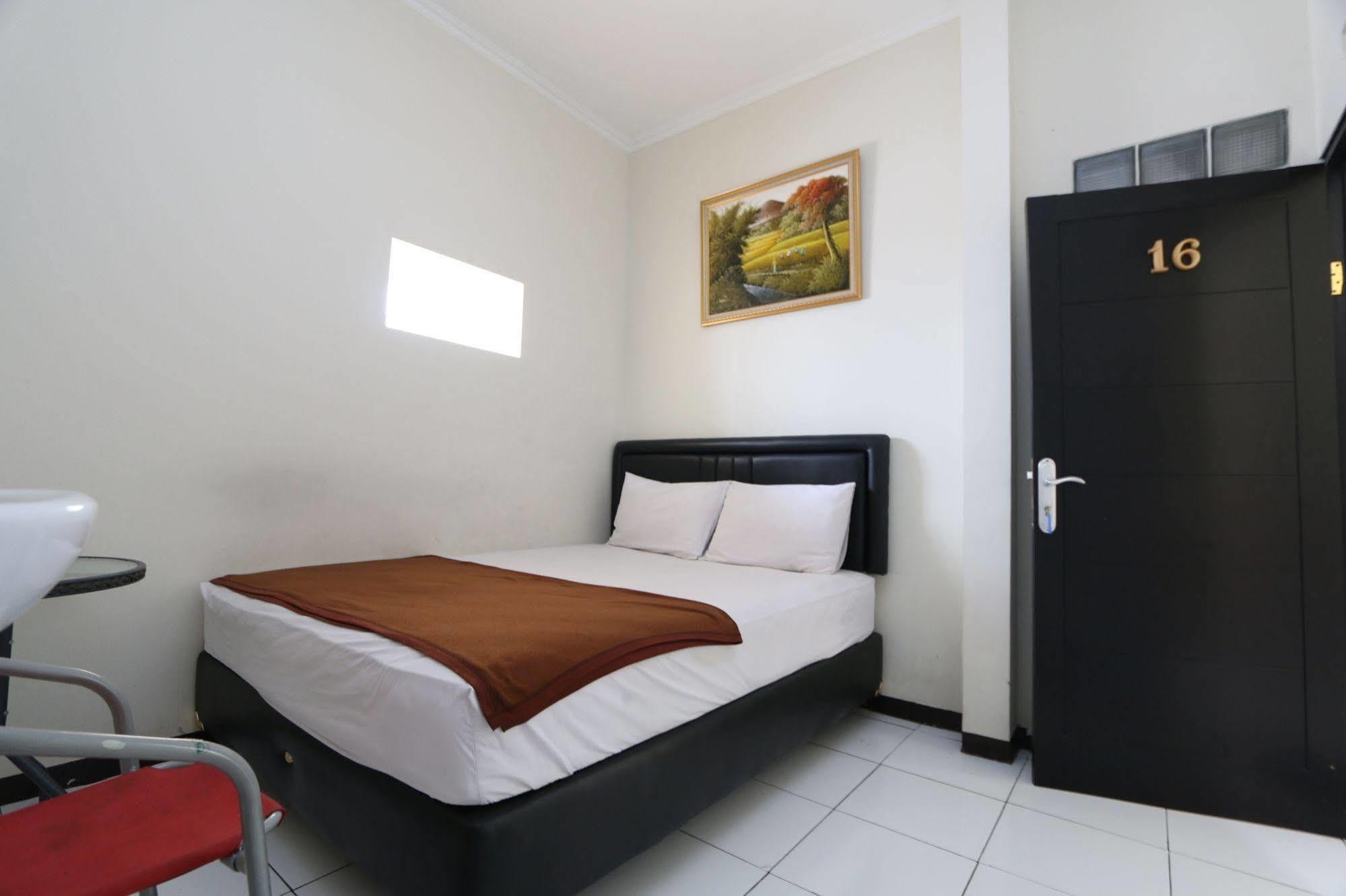 Bantal Guling Pasar Baru Hotel Bandung Exterior foto