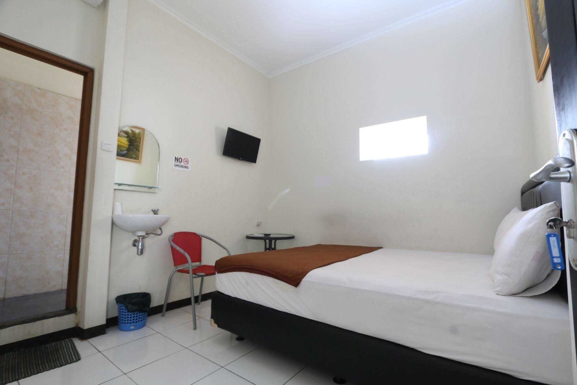 Bantal Guling Pasar Baru Hotel Bandung Exterior foto